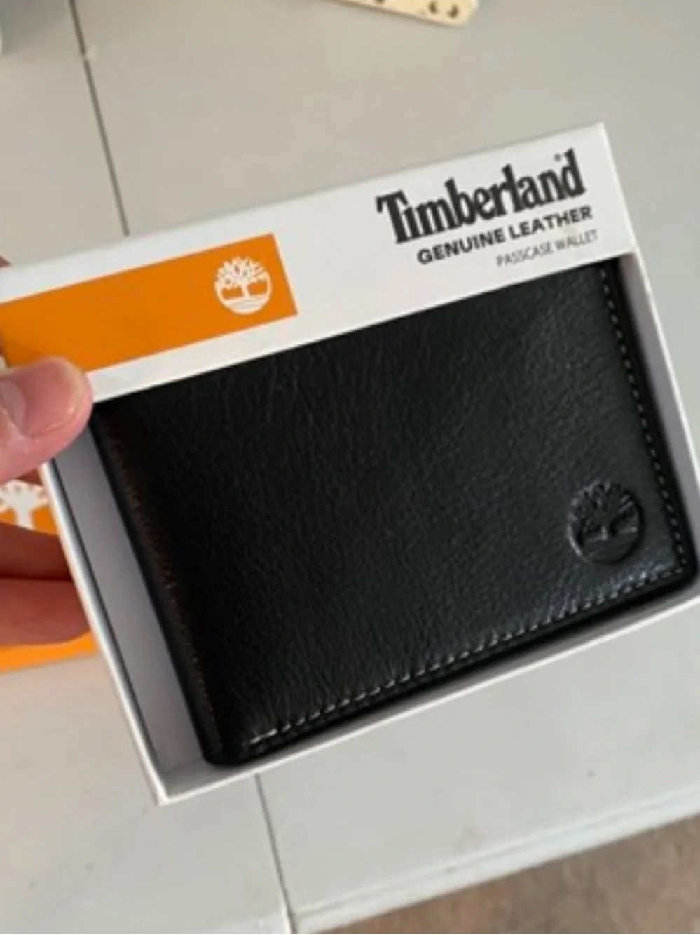 TIMBERLAND MENS BLACK LEATHER BIFOLD PASSCASE WALLET NEW IN BOX MENS GIFT NWT